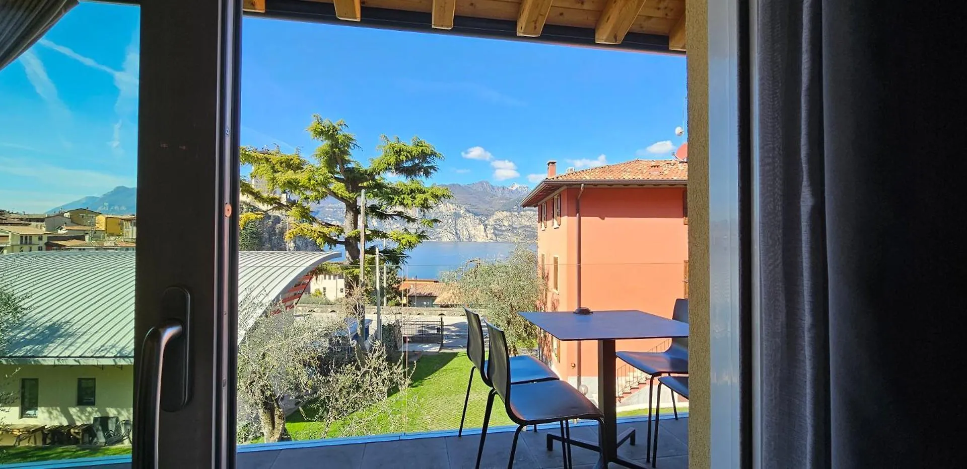 Casa Guarnati Lake View Apartments Malcesine