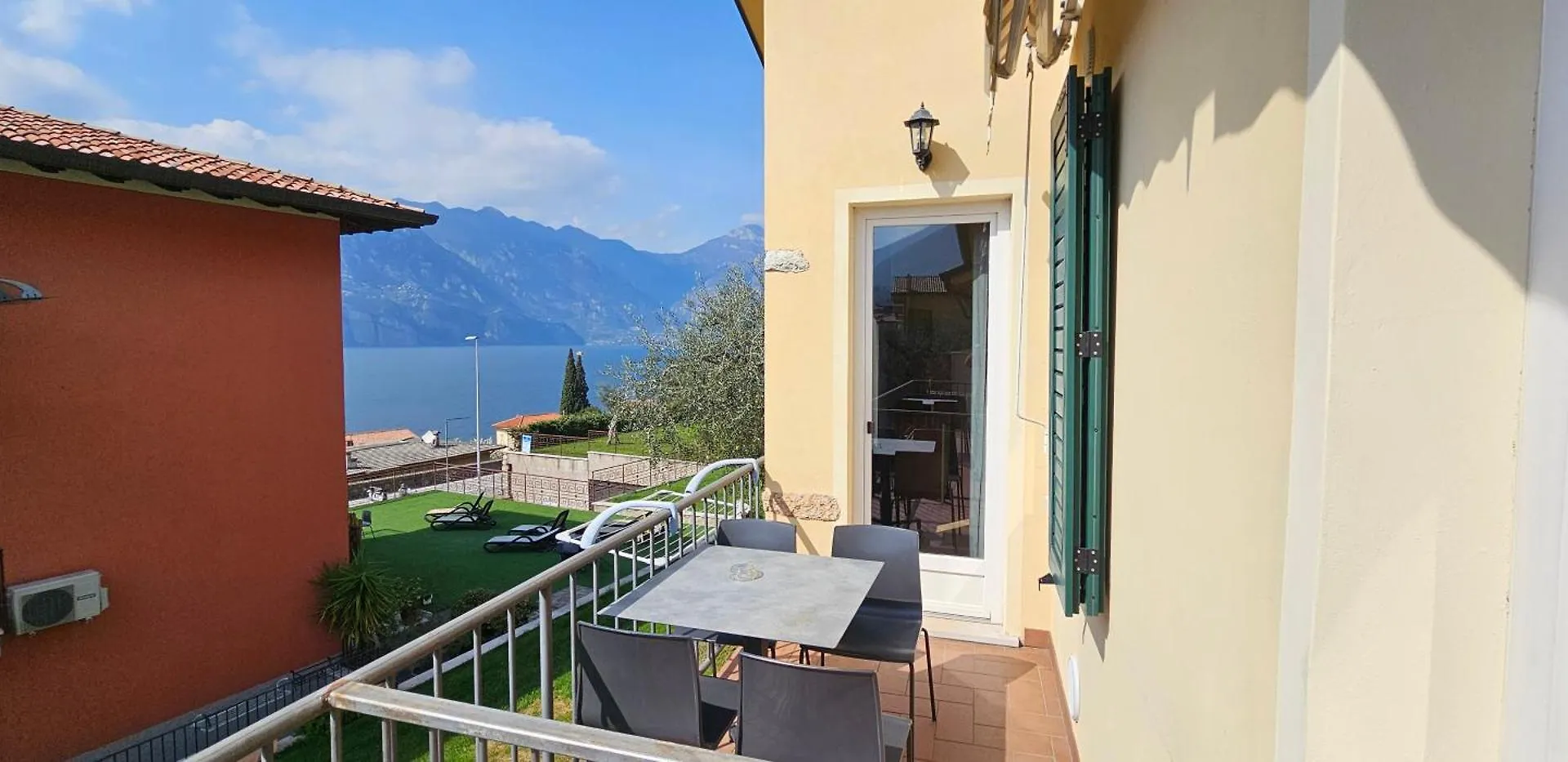 Casa Guarnati Lake View Apartments Malcesine