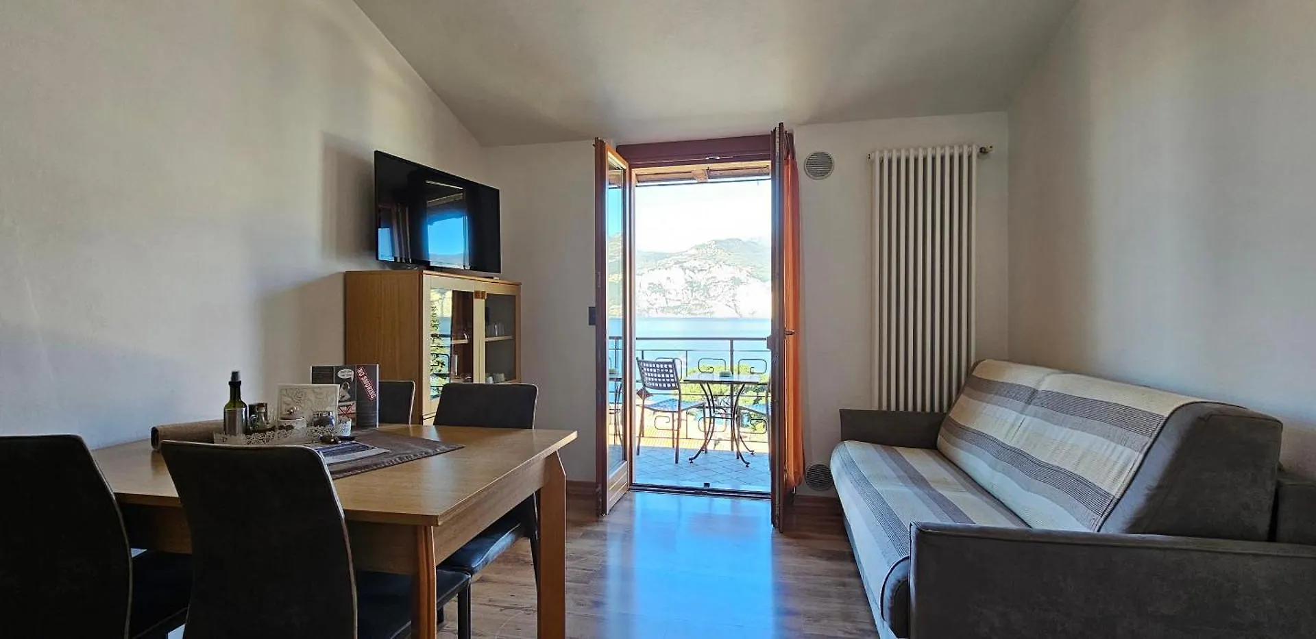 Casa Guarnati Lake View Apartments Malcesine