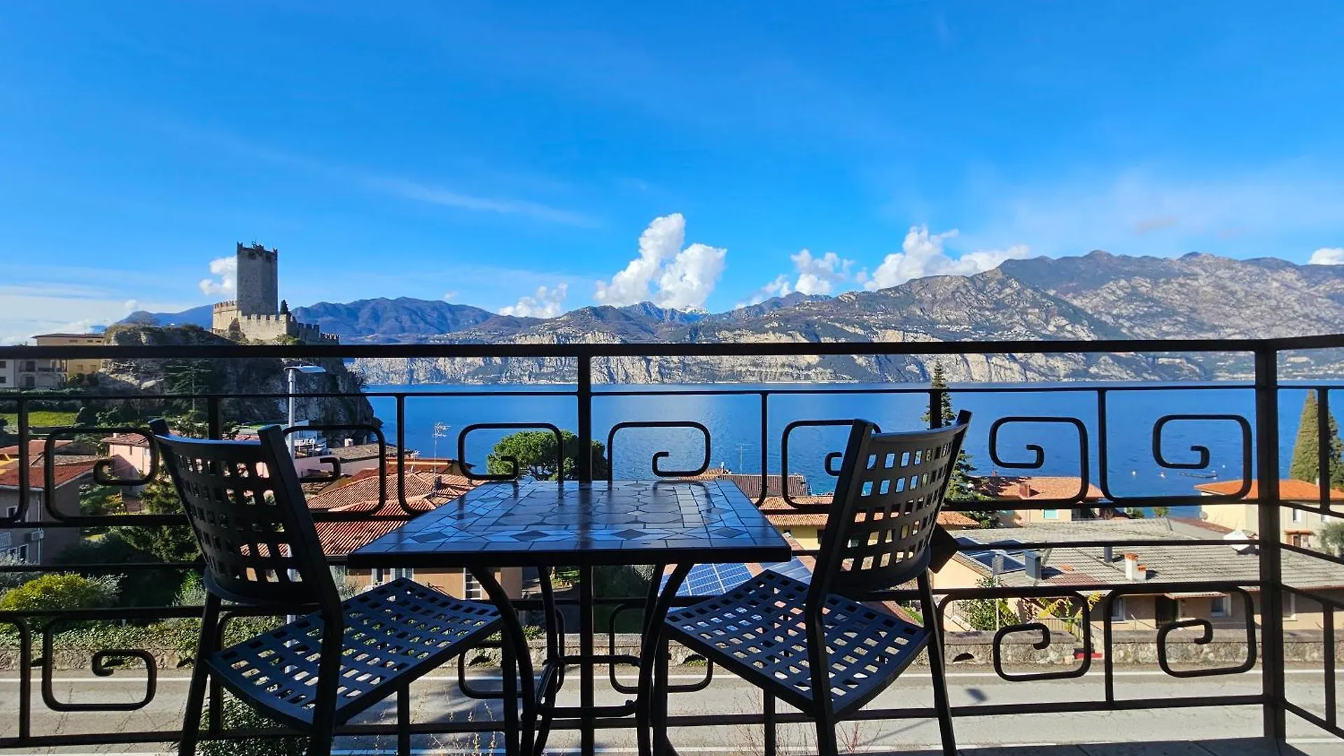 Casa Guarnati Lake View Apartments Malcesine