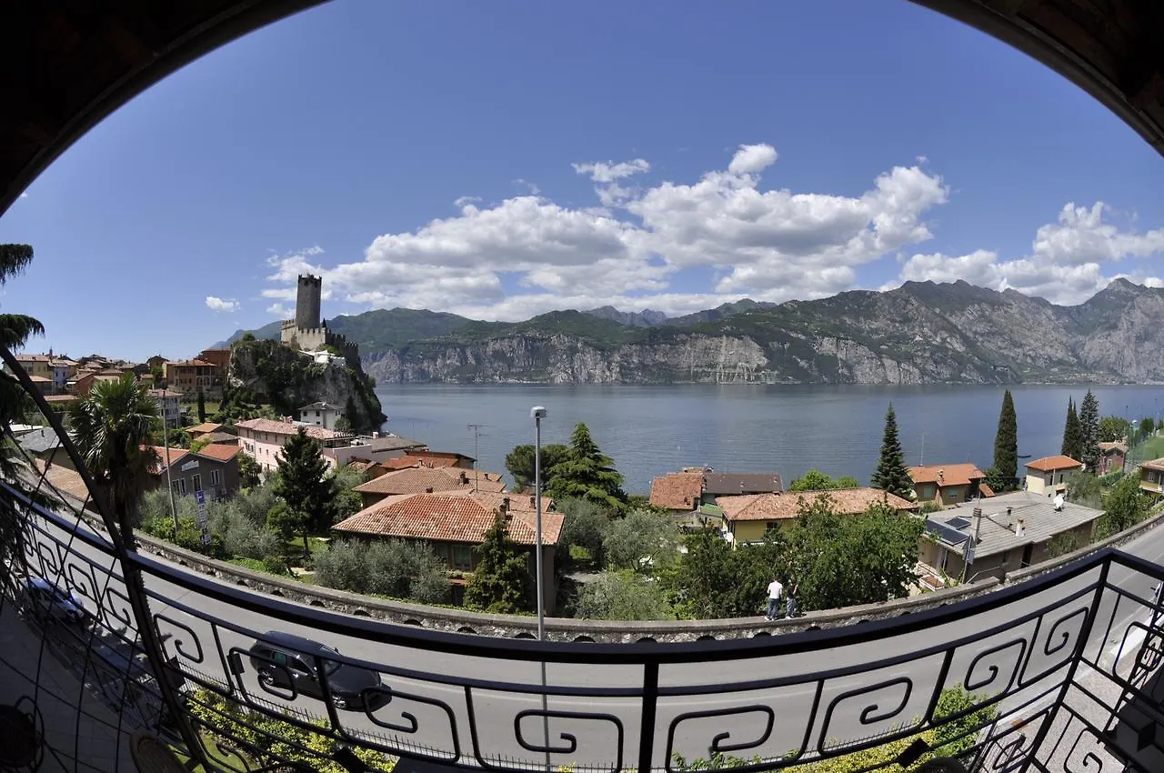Casa Guarnati Lake View Apartments Malcesine